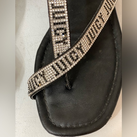 Juicy Couture Women’s Sparkly Rhinestone Logo Zayda Sandals, Size 8M NEW - Picture 2 of 5